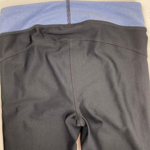 Under Armour Heatgear Capri Leggings 18" Sport Black Blue Stripe Womens Sz XS - Picture 4 of 8
